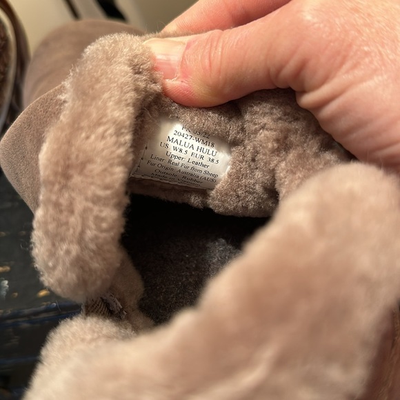 Shoes - Picture 7 of 8